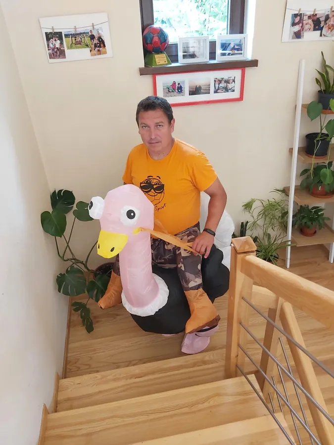 Nadmuchiwany Kostium Jadącego na Strusiu