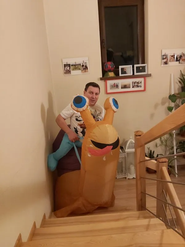 Nadmuchiwany Kostium Jadącego na Ślimaku